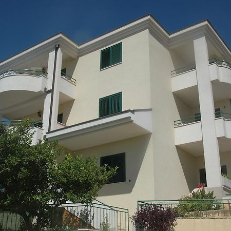 Apartments Katarina 2 Макарска Экстерьер фото